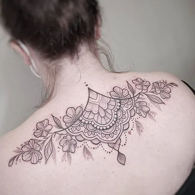 Sara Urban tattoo 044