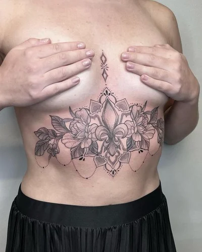 Sara Urban tattoo 050