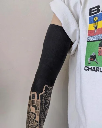 Sarah Blackwood tattoo 013