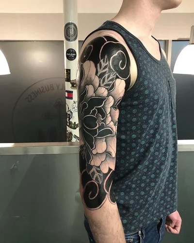 Sarah Blackwood tattoo 017