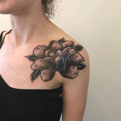 Sarah Blackwood tattoo 034