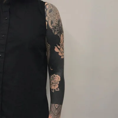 Sarah Blackwood tattoo 044