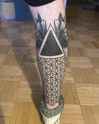Sarah Blackwood tattoo 049