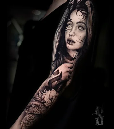 Sarah Sui tattoo 016