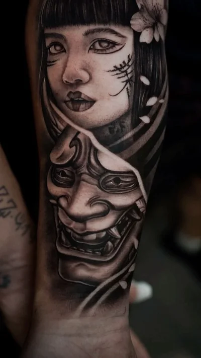 Sarah Sui tattoo 021