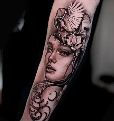 Sarah Sui tattoo 024