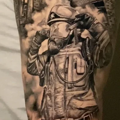Sarah Sui tattoo 032