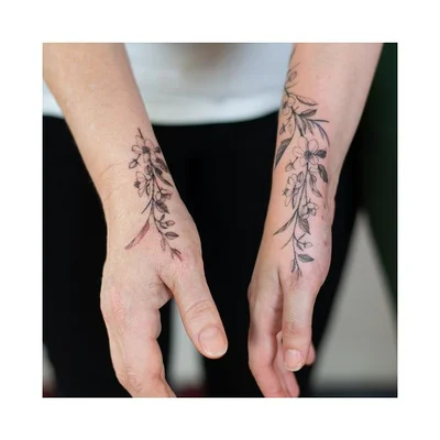𝐒𝐚𝐫𝐢 tattoo 020