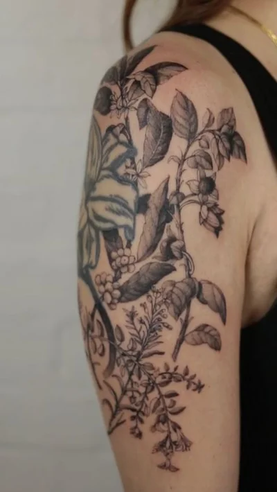𝐒𝐚𝐫𝐢 tattoo 047