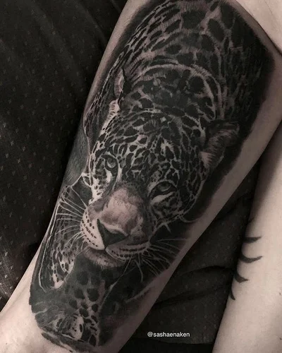 Sasha Enaken tattoo 012