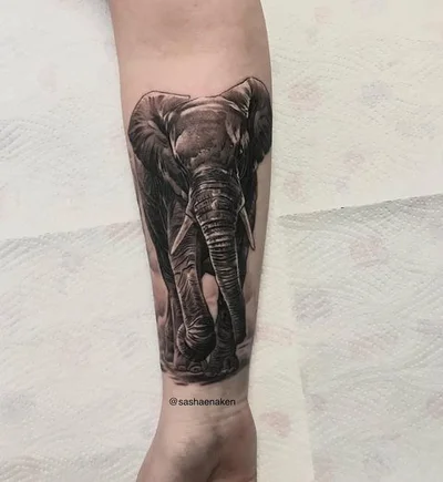 Sasha Enaken tattoo 040