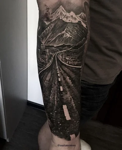 Sasha Enaken tattoo 046