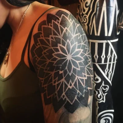 Saskia Viney tattoo 023