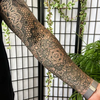 Saskia Viney tattoo 030