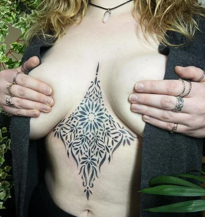 Saskia Viney tattoo 031
