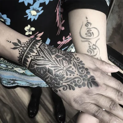 Saskia Viney tattoo 034