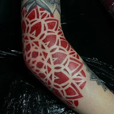Saskia Viney tattoo 036