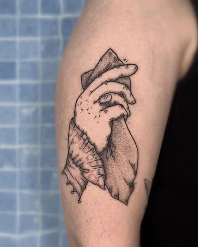 Schwarz oder Gold tattoo 012