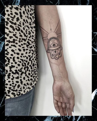 Schwarz oder Gold tattoo 031