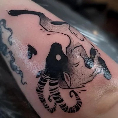 Schwarz oder Gold tattoo 036
