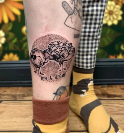 Schwarz oder Gold tattoo 039