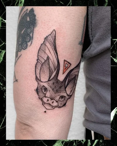 Schwarz oder Gold tattoo 045