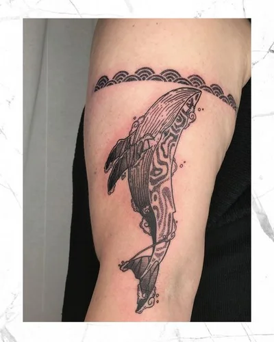 Schwarz oder Gold tattoo 050