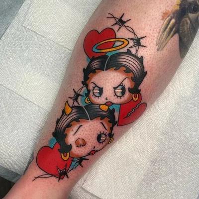 Schyler Ames tattoo 041
