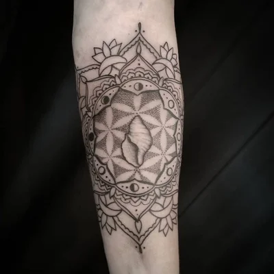 Sea Serpent Saloon tattoo 024