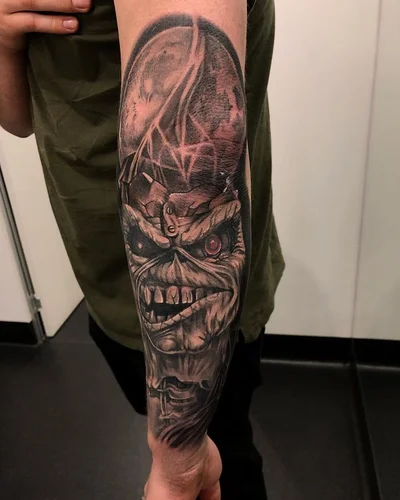 Sebastian Thompson tattoo 007
