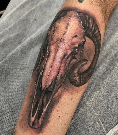 Sebastian Thompson tattoo 008