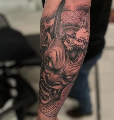 Sebastian Thompson tattoo 017