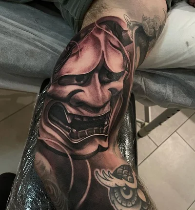 Sebastian Thompson tattoo 027