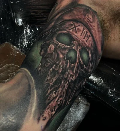 Sebastian Thompson tattoo 034