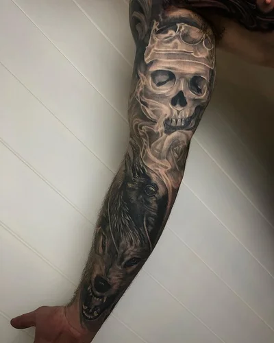 Sebastian Thompson tattoo 046