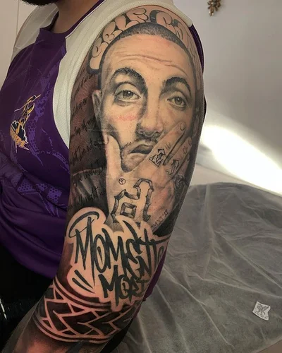 Sebastian Thompson tattoo 050