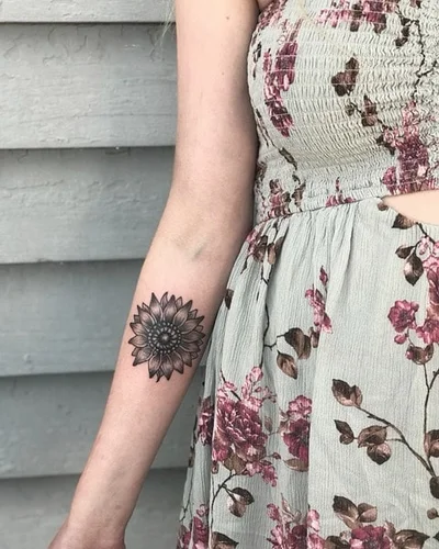Sehoya (suh-high-yuh) tattoo 036