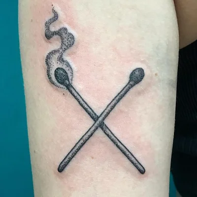 Sera Hunt tattoo 009