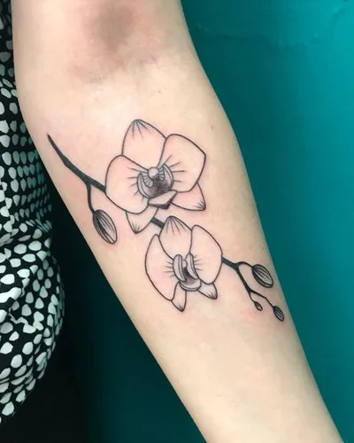 Sera Hunt tattoo 011