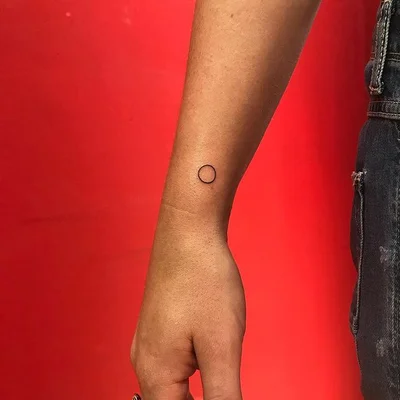 Sera Hunt tattoo 015