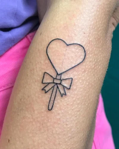 Sera Hunt tattoo 020