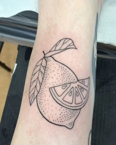 Sera Hunt tattoo 023