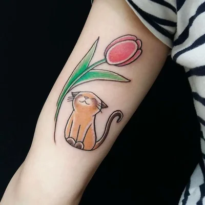 Sera Hunt tattoo 038
