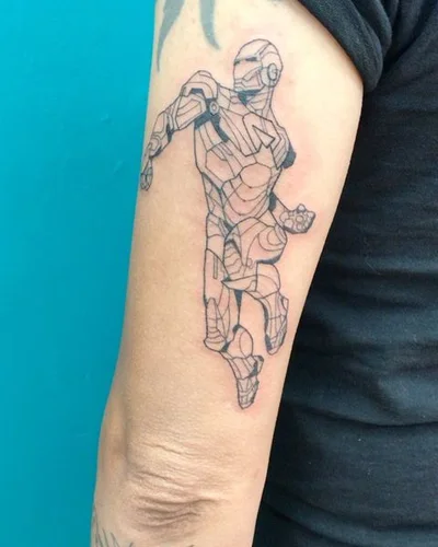 Sera Hunt tattoo 041