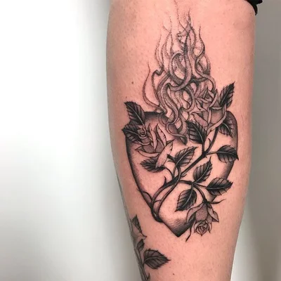 Sera Helen tattoo 032