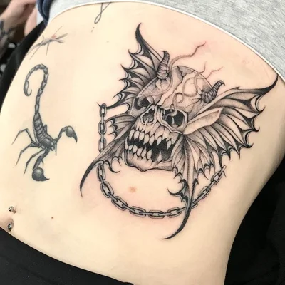 Sera Helen tattoo 047