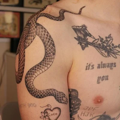 Sera Helen tattoo 050