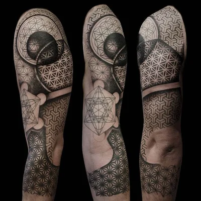 Seth Mgt tattoo 032