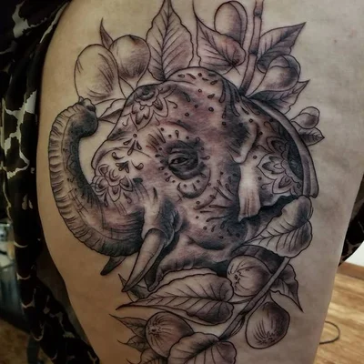 Seven Crowns tattoo 021