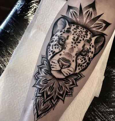 Annmarie Shand tattoo 019